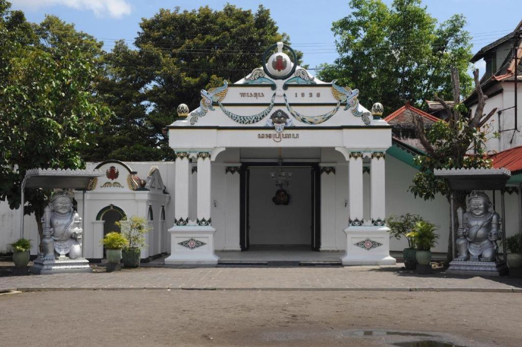 Oyo 1242 Penginapan Rb Syariah Hotel Yogyakarta Exterior photo